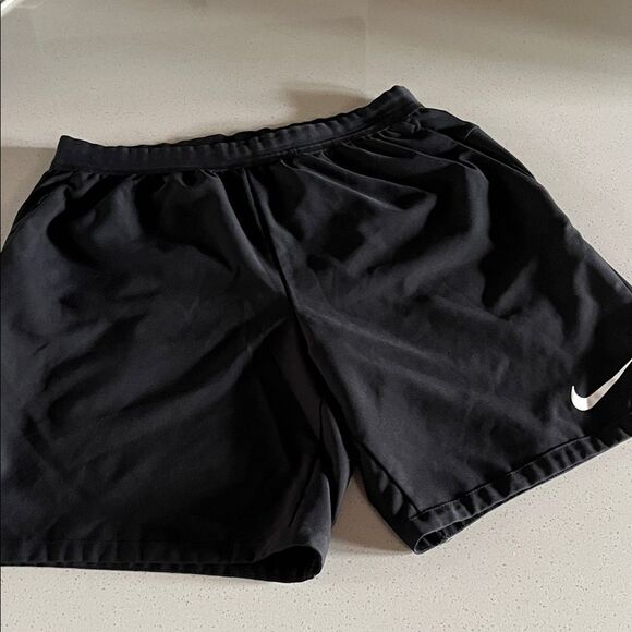 Nike Men's Black Athletic Shorts Size Large - Picture 1 of 10